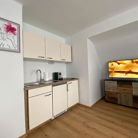 Private Zimmer Hoap ลีโอเบน ภายนอก รูปภาพ