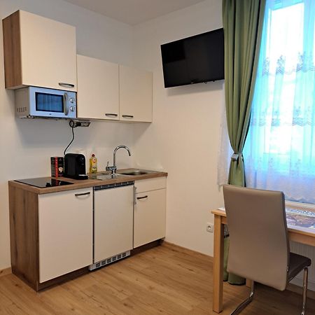 Private Zimmer Hoap ลีโอเบน ภายนอก รูปภาพ